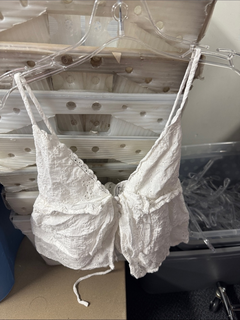 Love on a hanger eyelet tank S // 082980